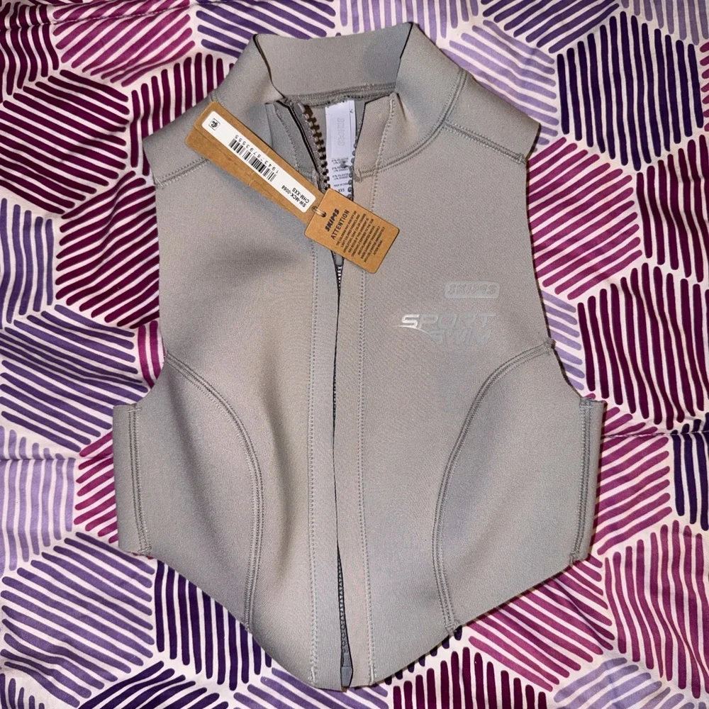 Skims Size xxs Sport Swim Mock Neck Zip Top Chrome Gray Sleeveless Zip Front NWT